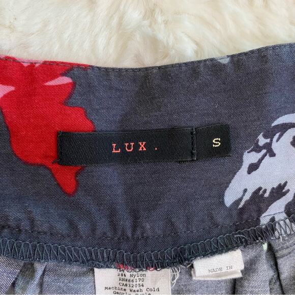 Lux Women's Circle Mini Skirt Size Small High Rise Floral Pleated Fit and Flare - Picture 4 of 10